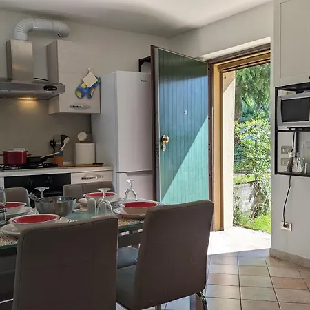 Apartment Cozy Couples Just 15 Min From Garda Lake